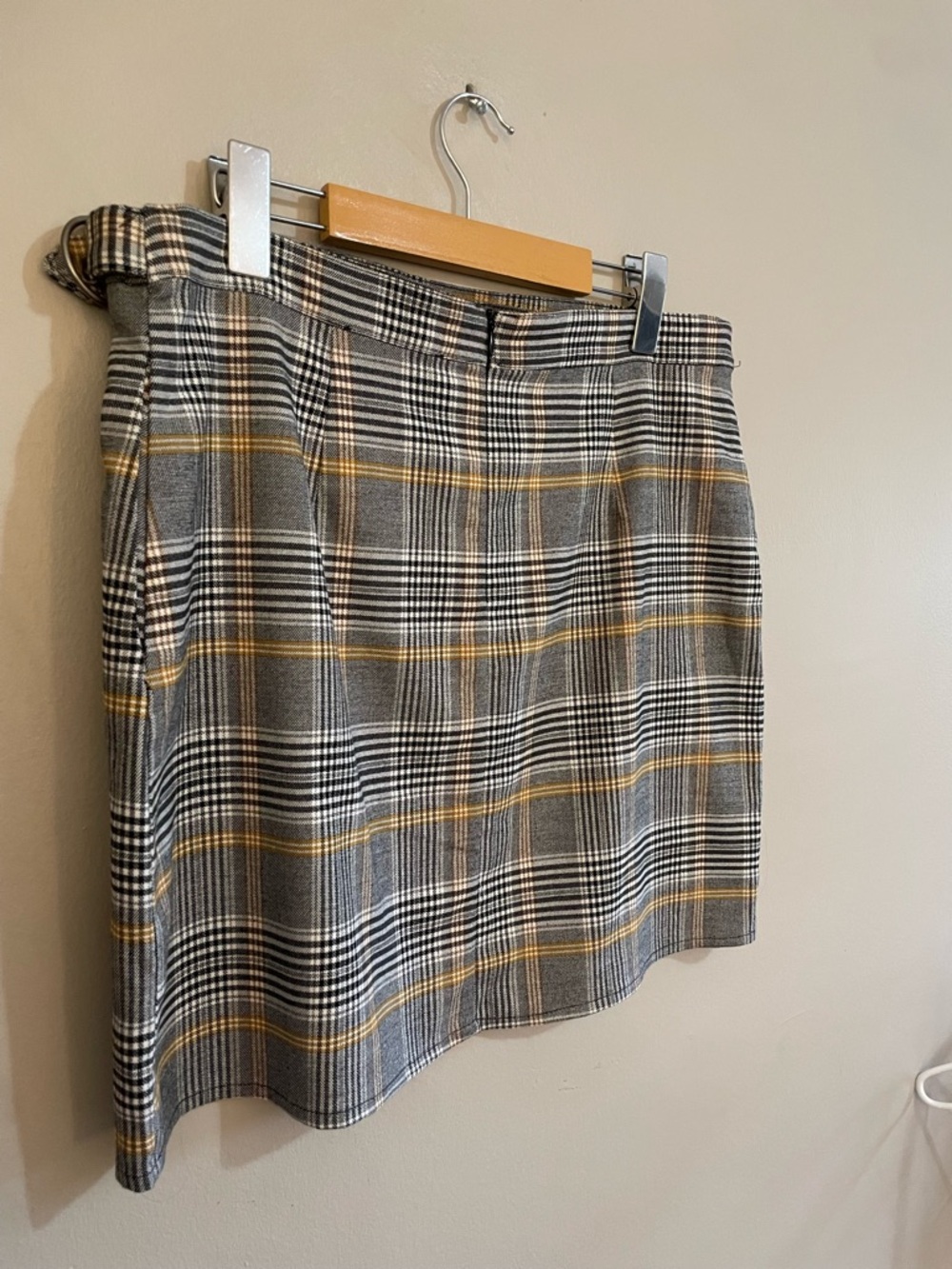 Harlow Grey Plaid A-Line Mini Skirt with Yellow Accents – Size XL EUC - Picture 10 of 14